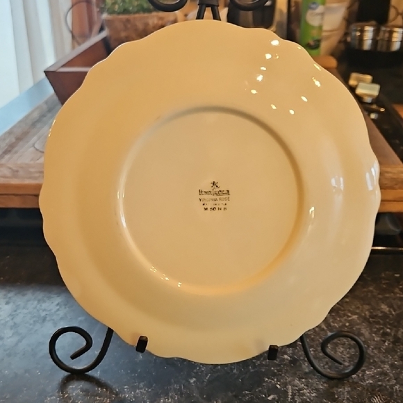 Set Of 6 Homer Laughlin Floral Plate with Pink and Purple Accents - Picture 9 of 14